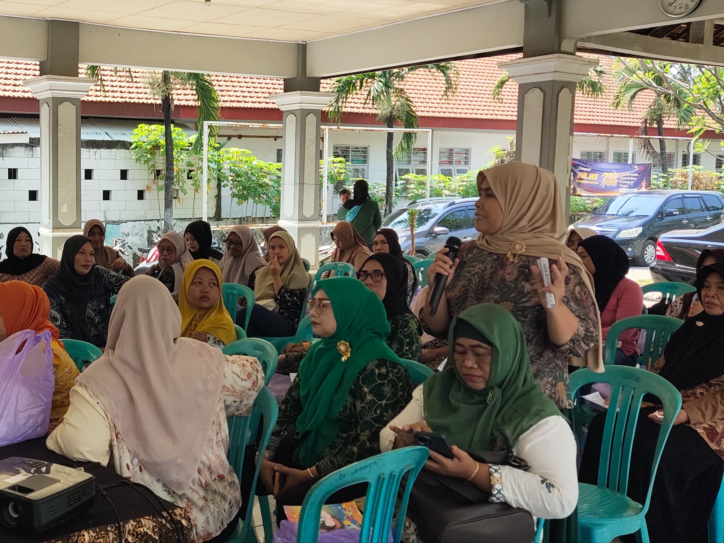 Sesi Tanya Jawab oleh Peserta Edukasi
